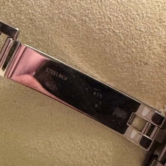 💯 Authentic Rolex Oyster Perpetual
Date 34mm - box and papers - Picture 6 of 8